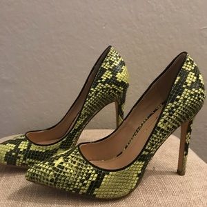 Women’s snakeskin pumps